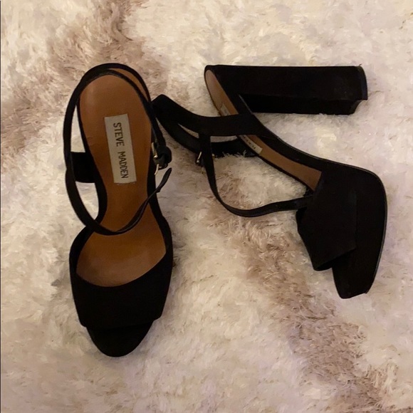 🌺 Steve Madden platform heels 🌺 - Picture 2 of 3
